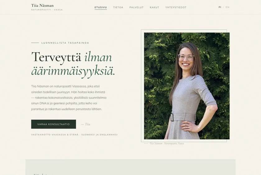 Pohjanmuru homepage: Vaasa naturopath Tiia Näsman's site, with a serif headline beside her portrait and a booking button.